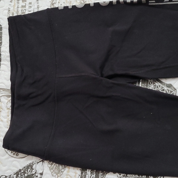 Victoria Secrets leggings - Picture 2 of 6